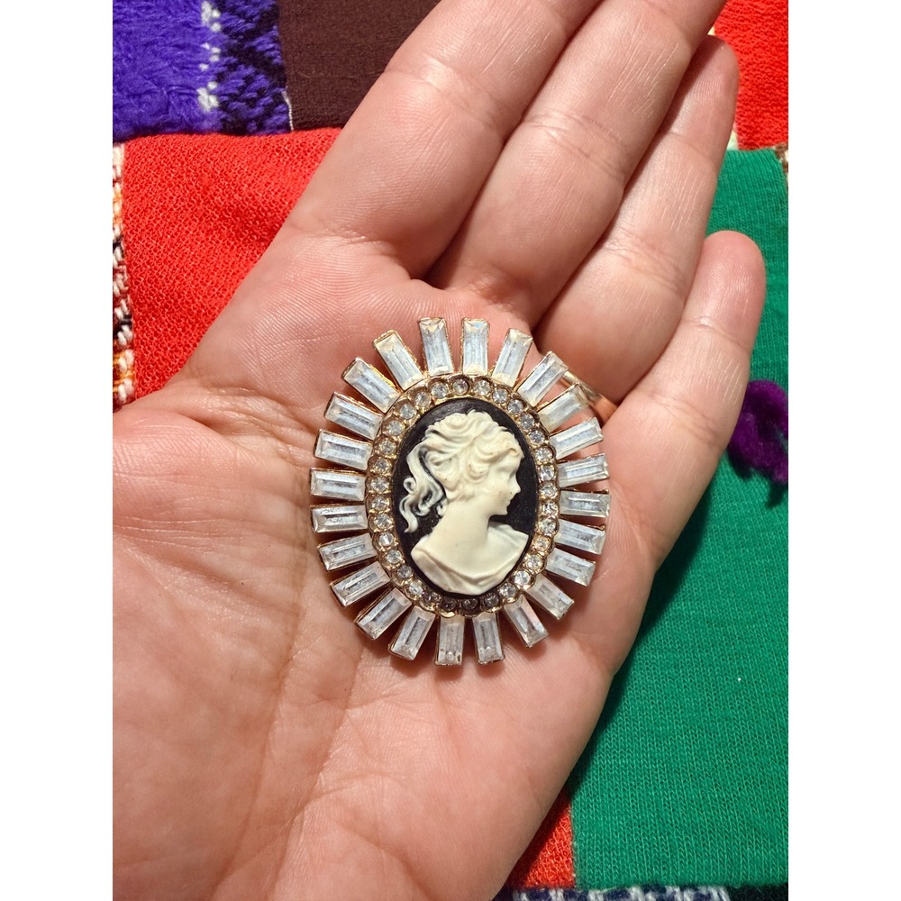Vintage Gold Tone Cameo Brooch Baguette Crystal Sunburst Pin